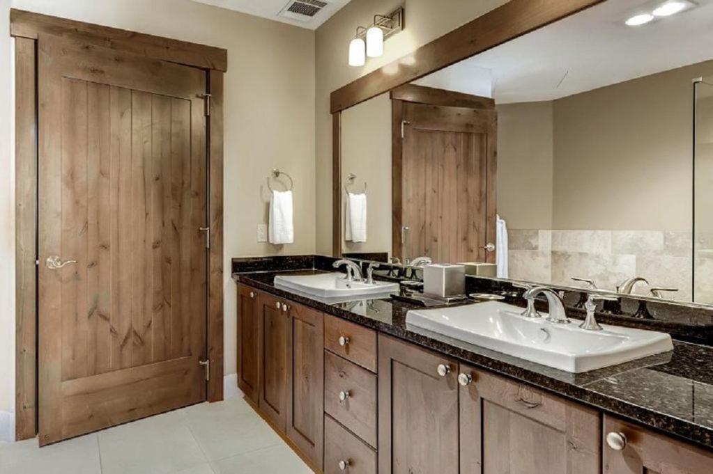 One Ski Hill Place Breckenridge Room photo