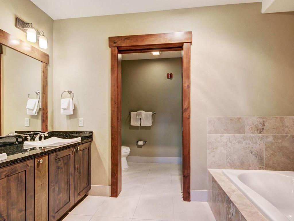 One Ski Hill Place Breckenridge Room photo