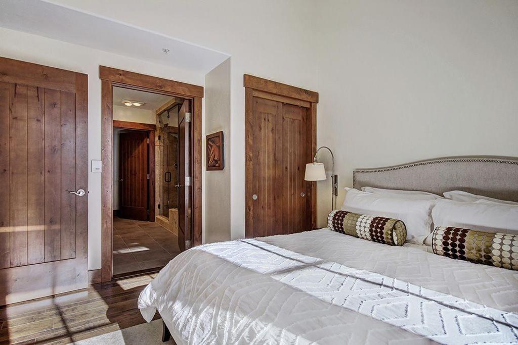 One Ski Hill Place Breckenridge Room photo