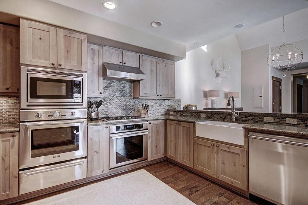 One Ski Hill Place Breckenridge Room photo